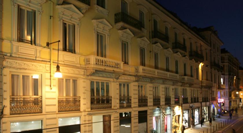 Town House 70 Suite Hotel